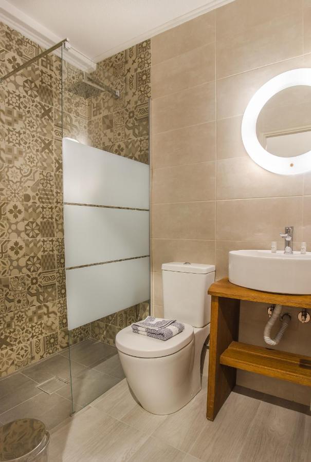 Blue Era Apartments Batsi  Luaran gambar