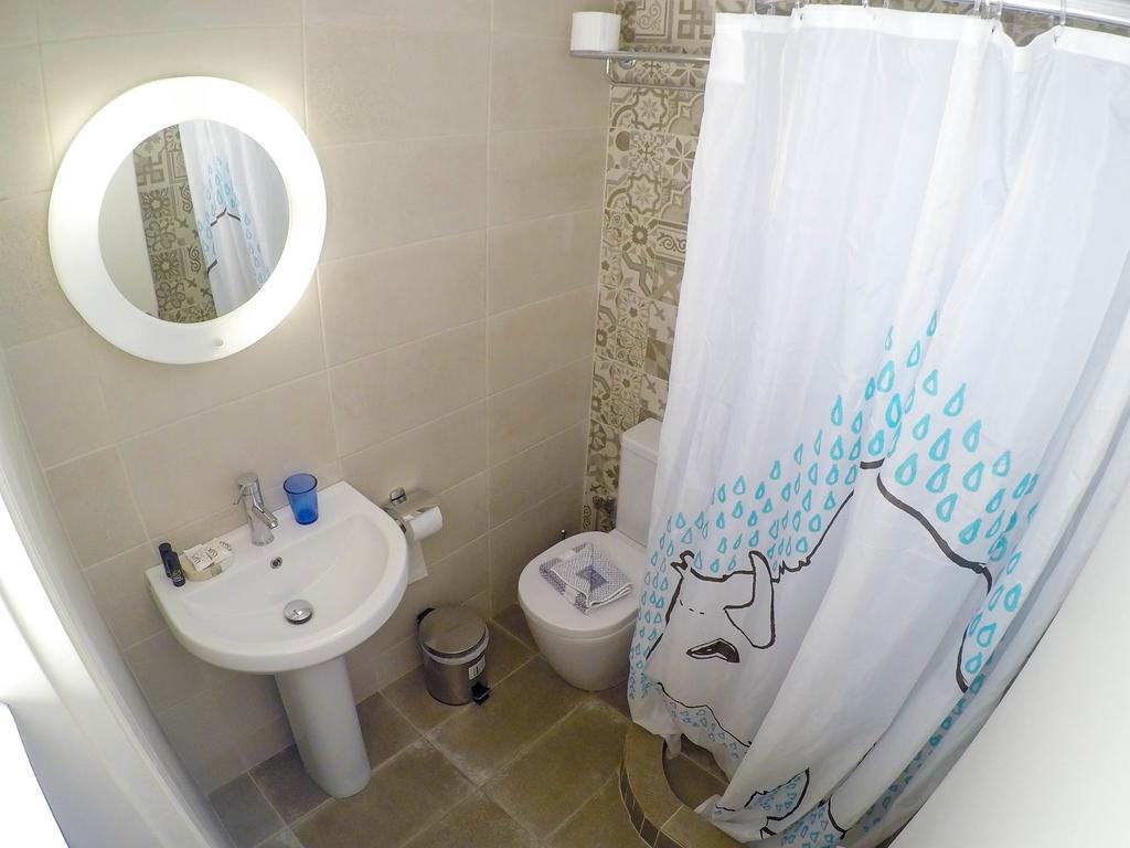 Blue Era Apartments Batsi  Luaran gambar