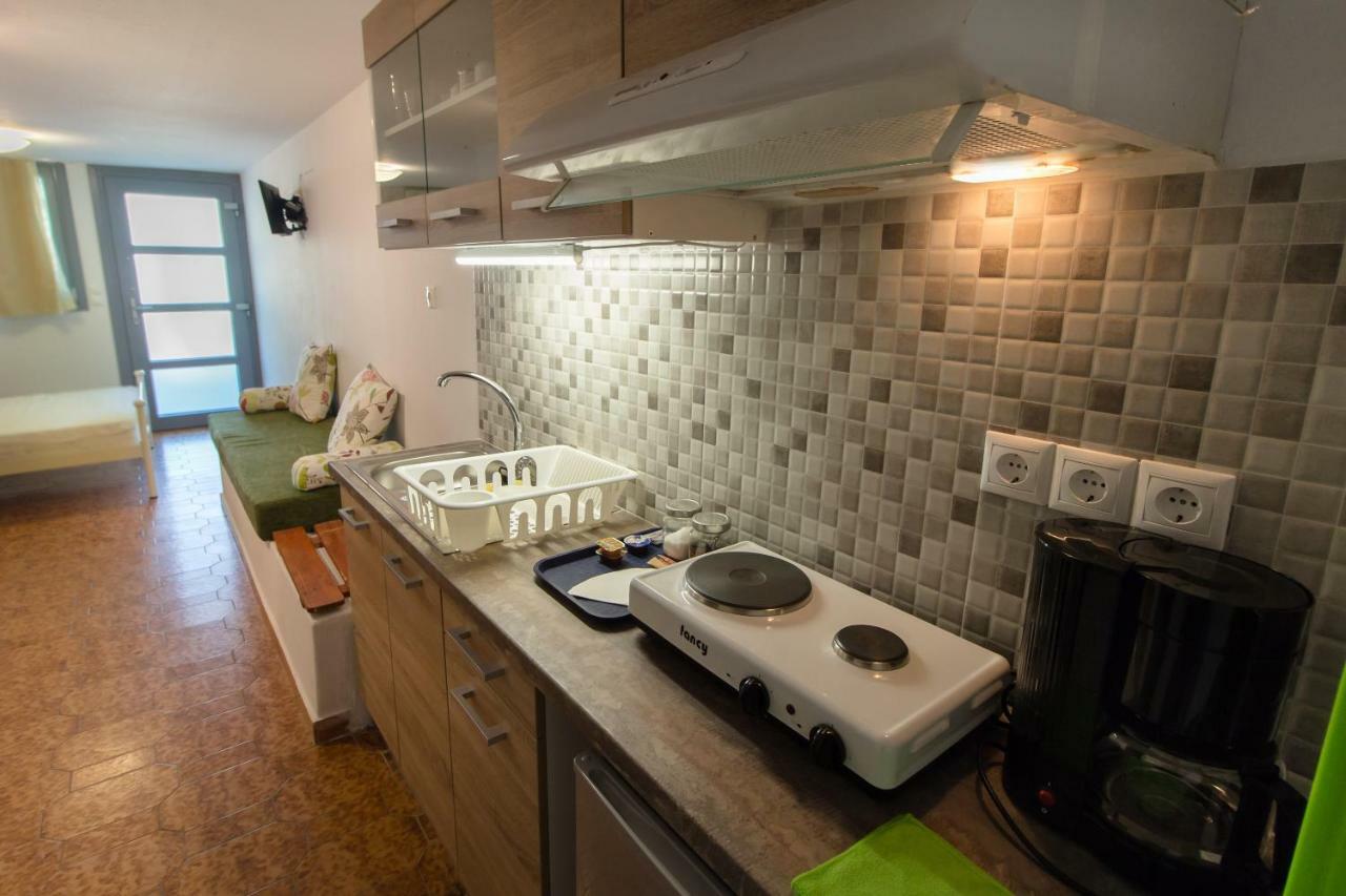 Blue Era Apartments Batsi  Luaran gambar
