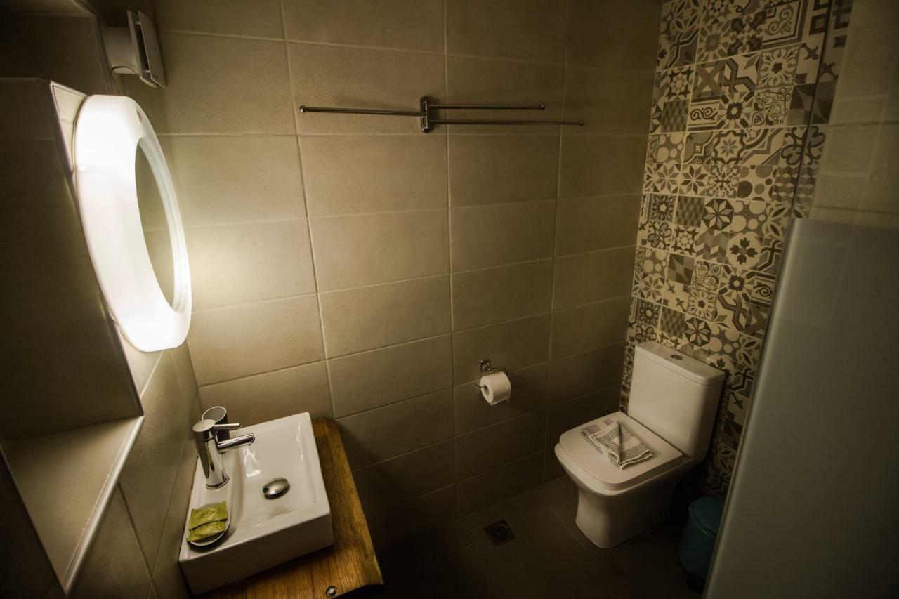 Blue Era Apartments Batsi  Luaran gambar